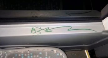 (Video): Constanța: Părinții copilului care a mâzgălit pervazul unui autobuz nou, amendați