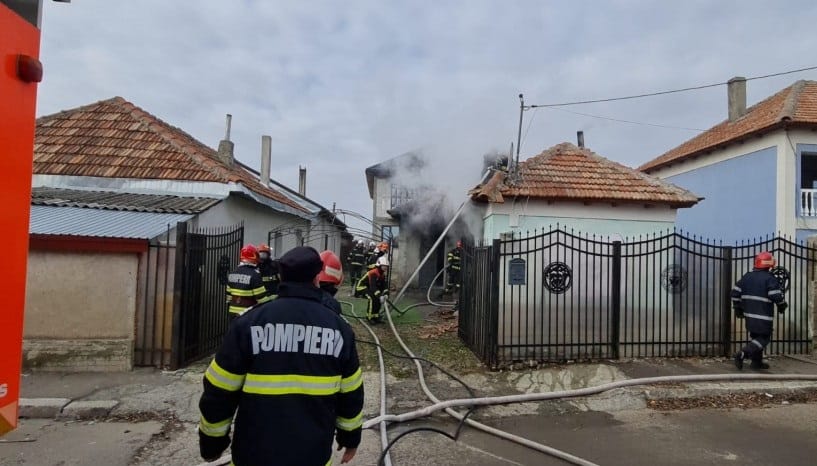 Incendiu la o casă în Palazu Mare