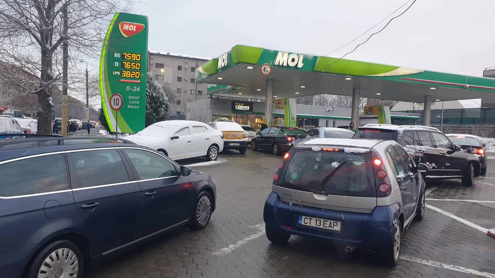 Cum își bate Guvernul joc de români: minus 50 de bani la litrul de combustibil