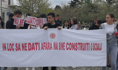 Cernavoda protest al elevilor de la Liceul Axiopolis