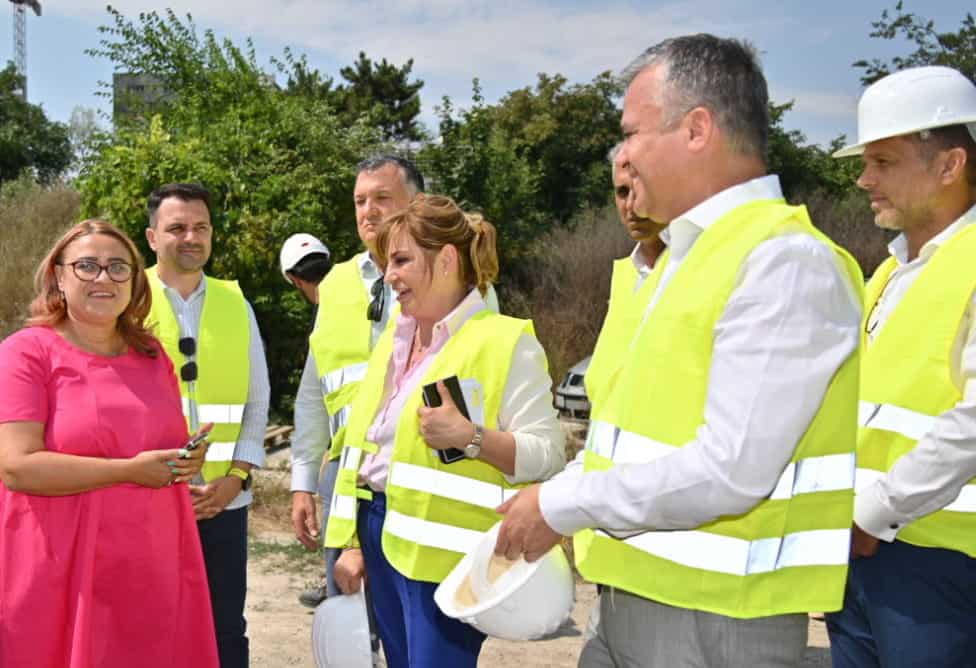 Marian Crusoveanu Bogdan Hutuca Vistea Dezvoltare