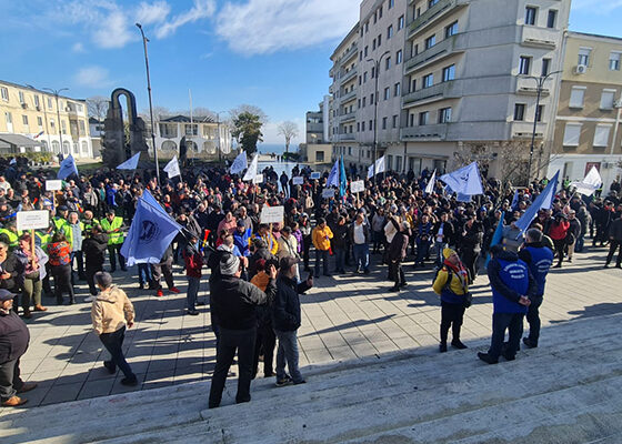 proteste angajati sn mangalia