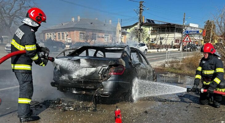 incendiu auto tulcea