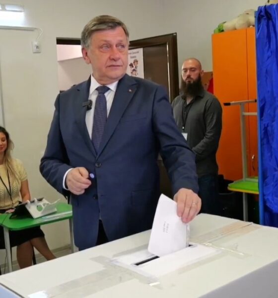 Crin Antonescu la vot