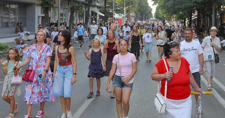 bulevardul tomis pietonal