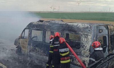 incendiu microbuz