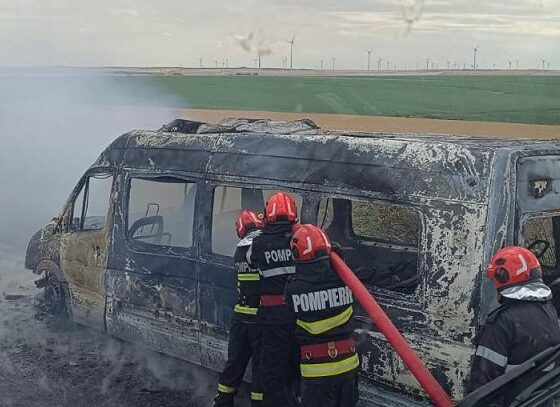 incendiu microbuz