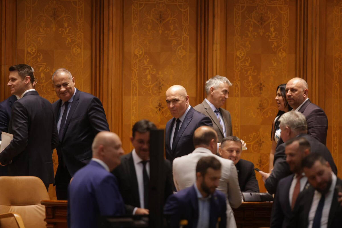 motiune Guvern Bolojan