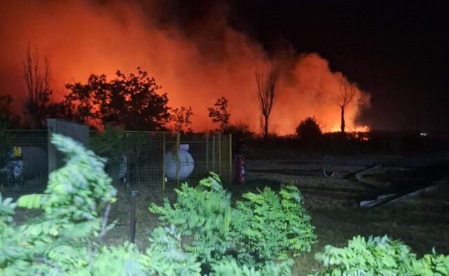 poarta alba incendiu camin batrani