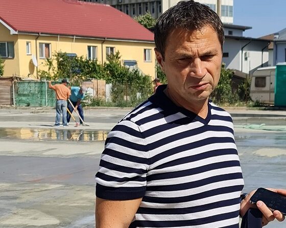cristian radu tricou dungi