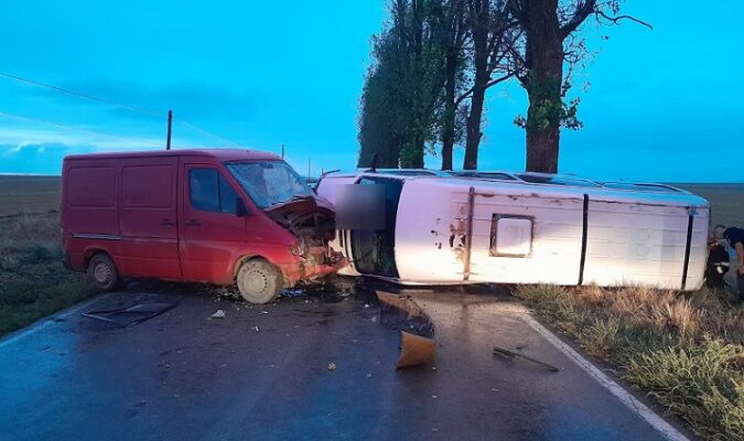 accident tulcea microbuz auto