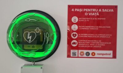 defibrilator semi automat