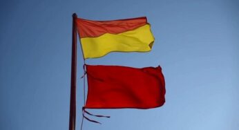 Salvamarii au arborat STEAGUL ROȘU pe toate plajele din Eforie