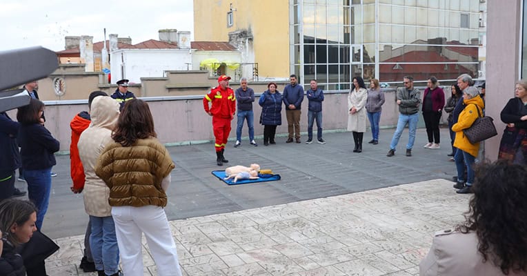 exercitiu prim ajutor