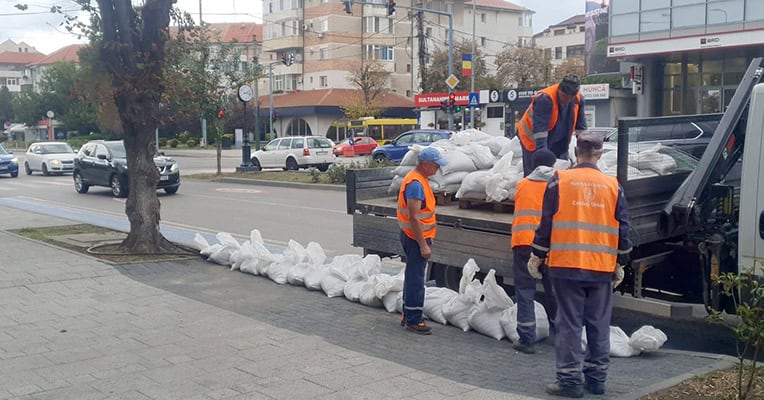 saci inundatie constanta