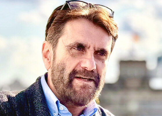 Jurnalistul Robert Schwartz