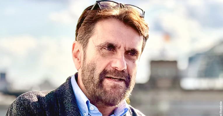 Jurnalistul Robert Schwartz