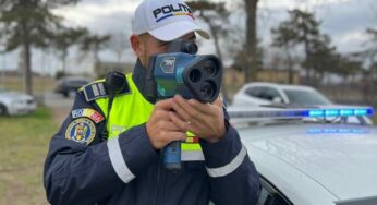 Polițiștii constănțeni au reținut 26 de permise pentru depășirea limitei legale de viteză. Vezi ce amenzi au aplicat