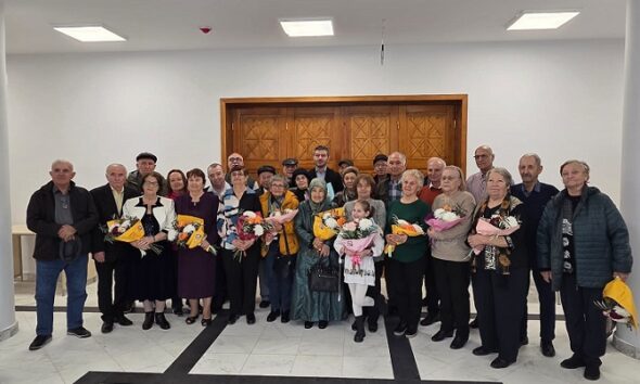 seniori premiati la Primaria Ovidiu