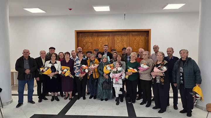 seniori premiati la Primaria Ovidiu