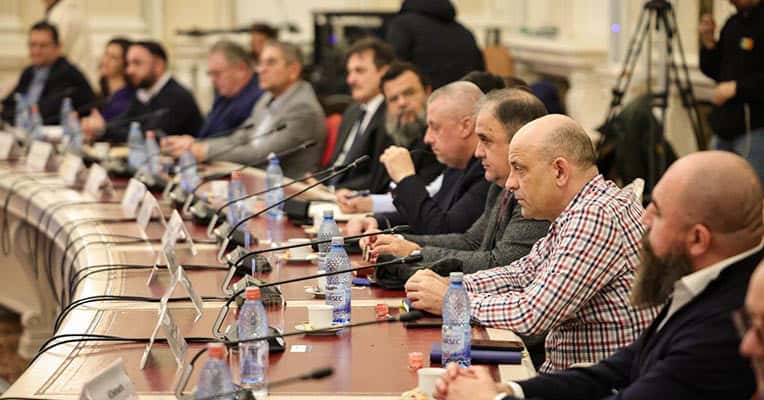 dezbatere parlament port