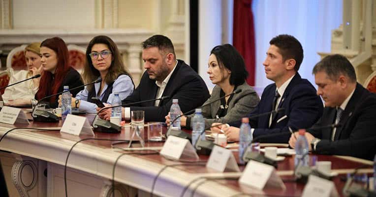 dezbatere parlament pot