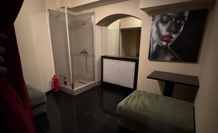 perchezitii club noapte