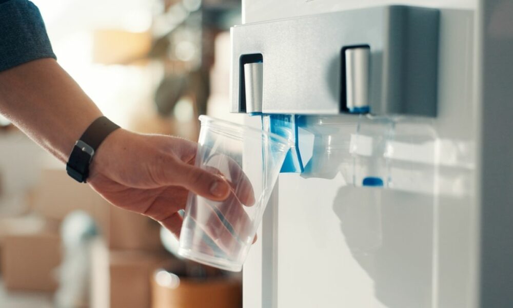 apa gratuita in institutii