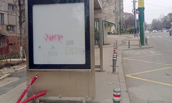 vandalizare statie autobuz