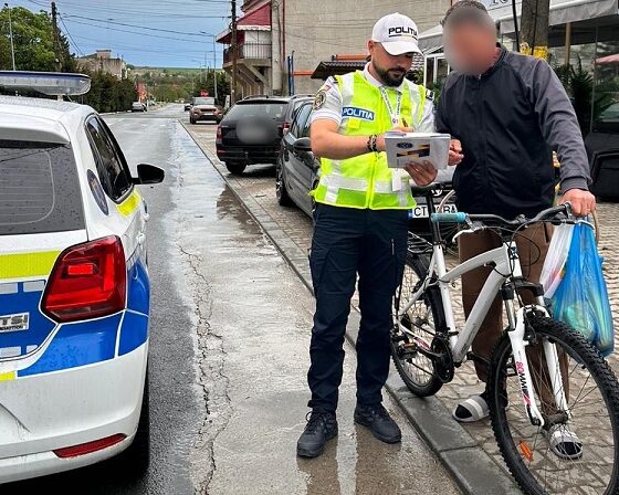 biciclist politist