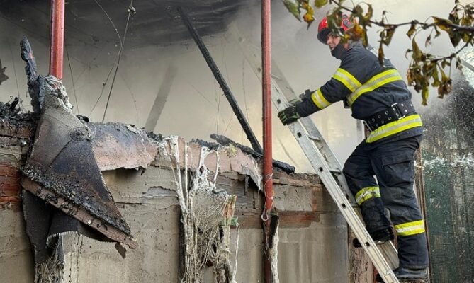incendiu tulcea pompier