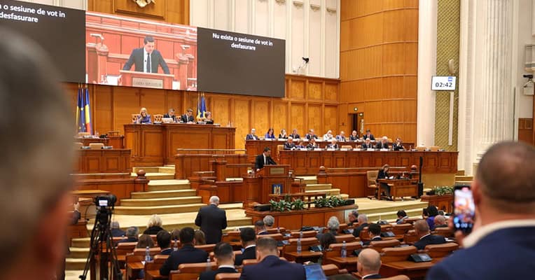 parlament motiune