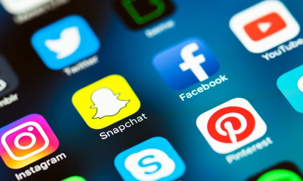 retele de socializare