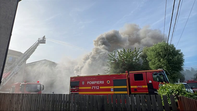 incendiu violent