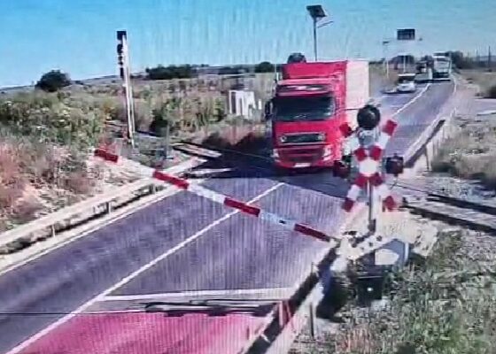 tir bariera calea ferata