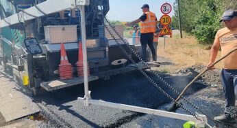 Drumuri Județene Constanța, în sprijinul autorităților locale: Au început lucrările de asfaltare în localitatea Poiana