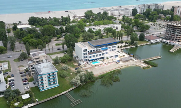Siutghiol zona nautica de langa Hotel Scandinavia.jpg