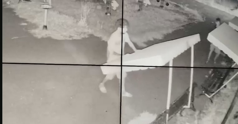 vandalizare loc joaca