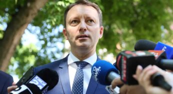 Guvernul Siegfried Mureşan, susţinut de PNL-USR-UDMR, la vot în plenul Parlamentului. Mureșan are nevoie de 233 de voturi!