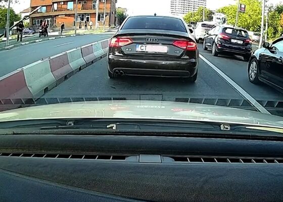 accident Navodari stalp cazut