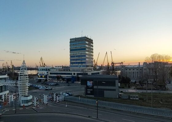 port constanta intrare