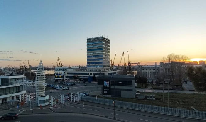 port constanta intrare