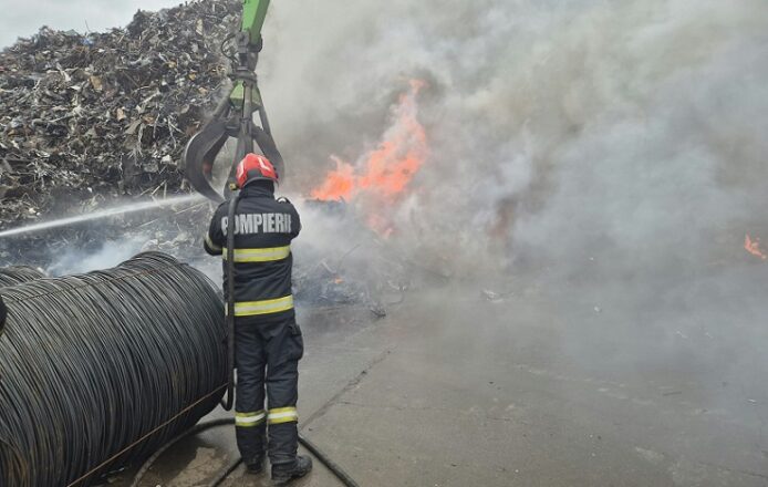 incendiu port deseuri